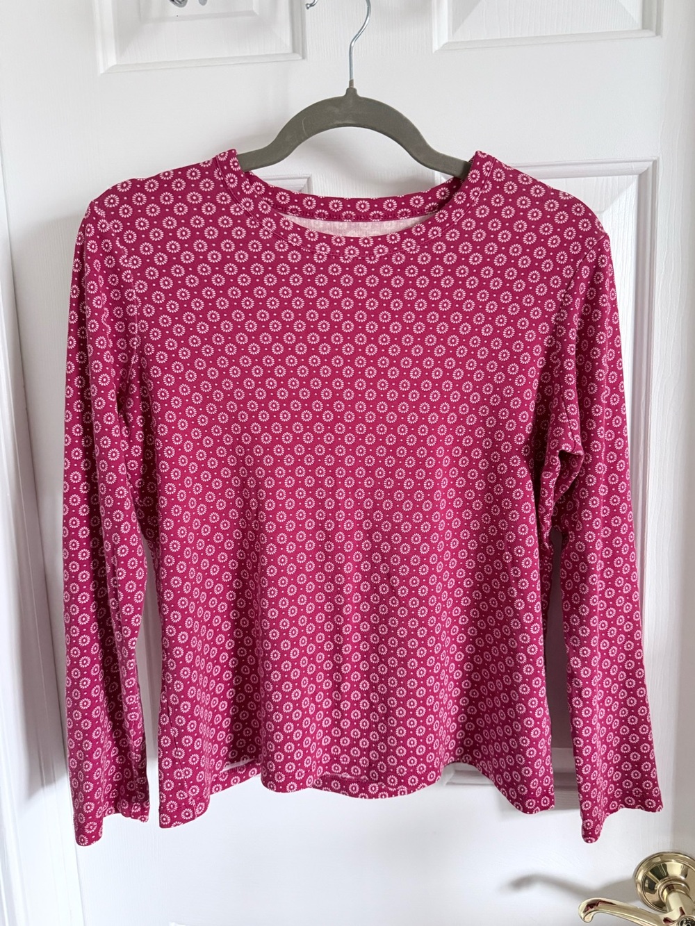 100% Cotton Bandana Print Soft Lands End Long Sleeve Crewneck Top - Red Pattern
